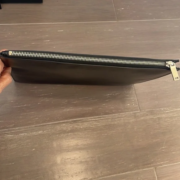 ** RARE** YSL Saint Laurent Pad Rider Sport in black leather clutch - Picture 4 of 8